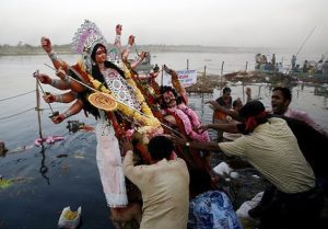 ৰাজ্যৰ ভিন্ন স্থানত আজি পুৱাৰ পৰাও দেৱীৰ মৃন্ময় প্রতিমা বিসর্জন