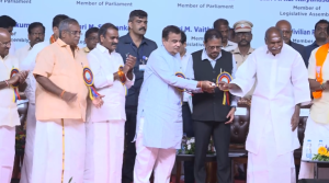   देशाच्या ईशान्य भागातली आठही राज्यांनी एकतेचा संदेश दिल्याचं नितीन गडकरी यांचं प्रतिपादन
