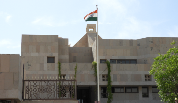 અબુ ધાબીમાં ભારતીય દૂતાવાસે આજથી  તમામ ભારતીય નાગરિકોને ઈ-પાસપોર્ટની સુવિધા શરૂ કરી.