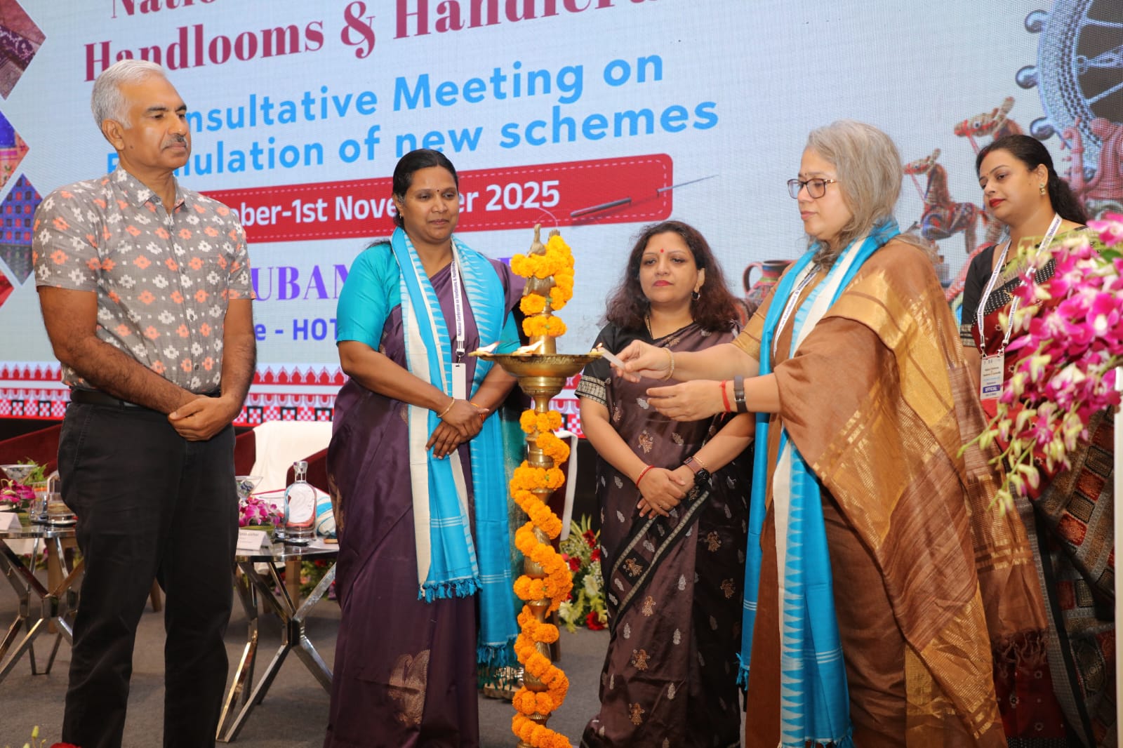 कपड़ा मंत्रालय ने ओडिशा में हथकरघा और हस्तशिल्प के राष्ट्रीय सम्मेलन का आयोजन किया