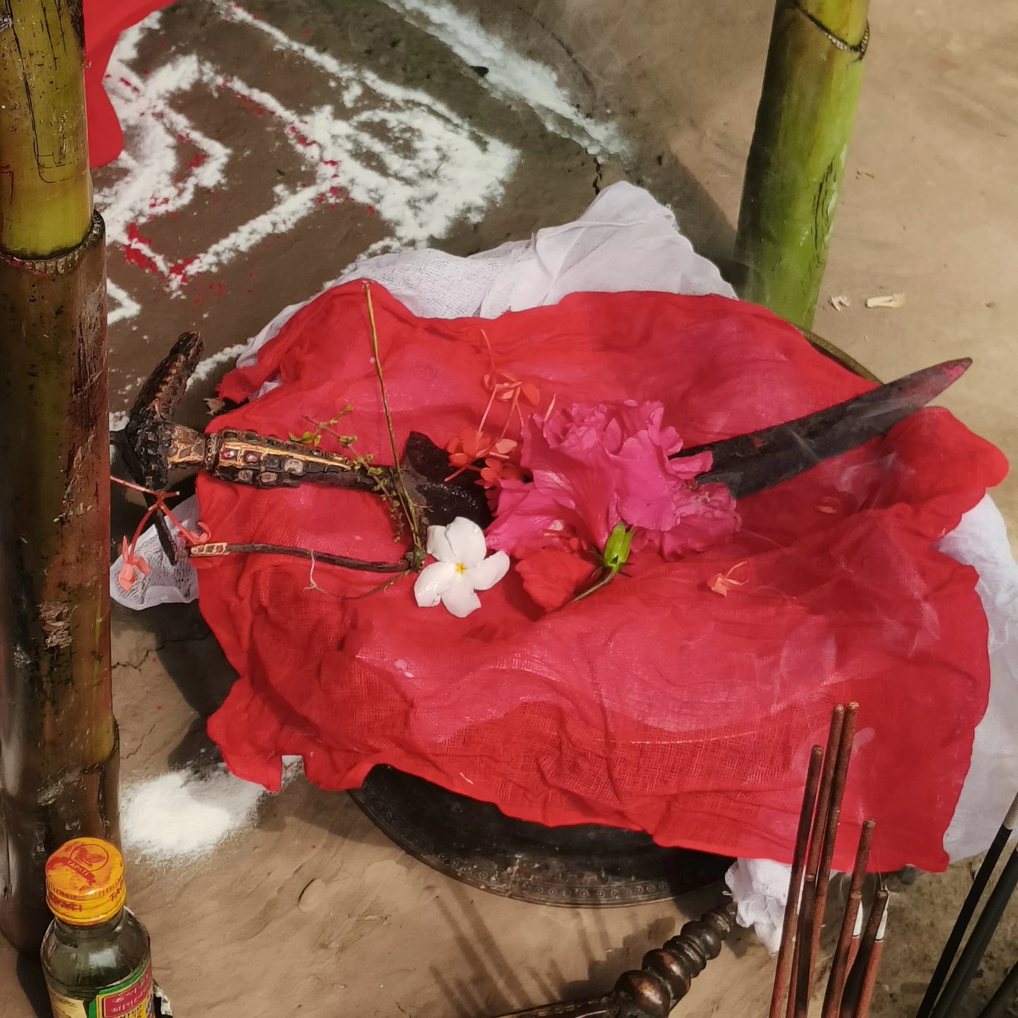 কোচ ৰজাৰ হাউলীত ঐতিহাসিক দৰ পূজা অনুষ্ঠিত