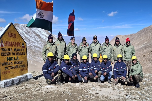BRO Breaks Its Own Record, Builds World’s Highest Motorable Road at 19,400 ft in Ladakh