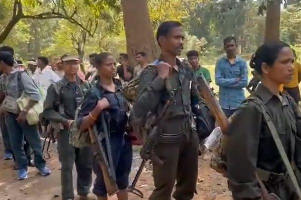 21 Maoists Including 13 Senior Cadres Surrender in Chhattisgarh’s Kanker District