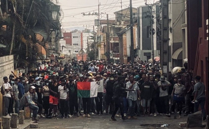 Police Use Tear Gas as Youth Protests Resume in Madagascar Capital