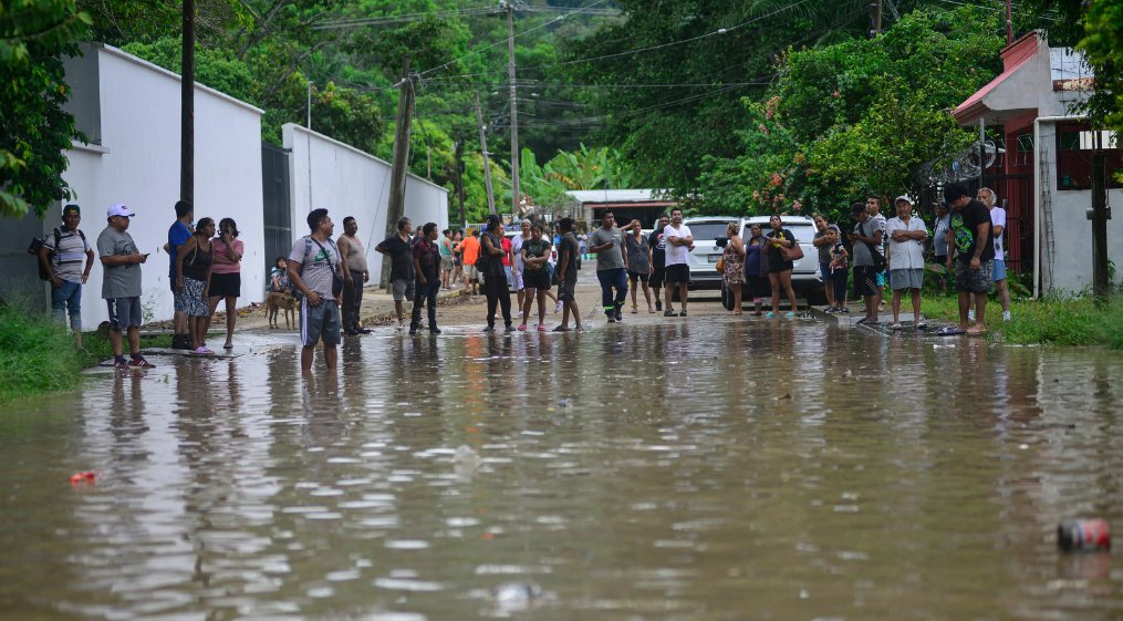 Severe Floods and Landslides in Mexico Leave 27 Dead and Thousands Displaced