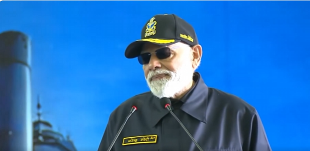 PM Modi Celebrates Diwali Aboard INS Vikrant, Hails Armed Forces for Operation Sindoor Success