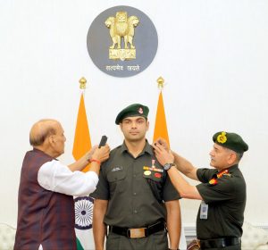 भालाफेकपटू नीरज चोप्रा याला भारतीय सैन्यात पदोन्नती