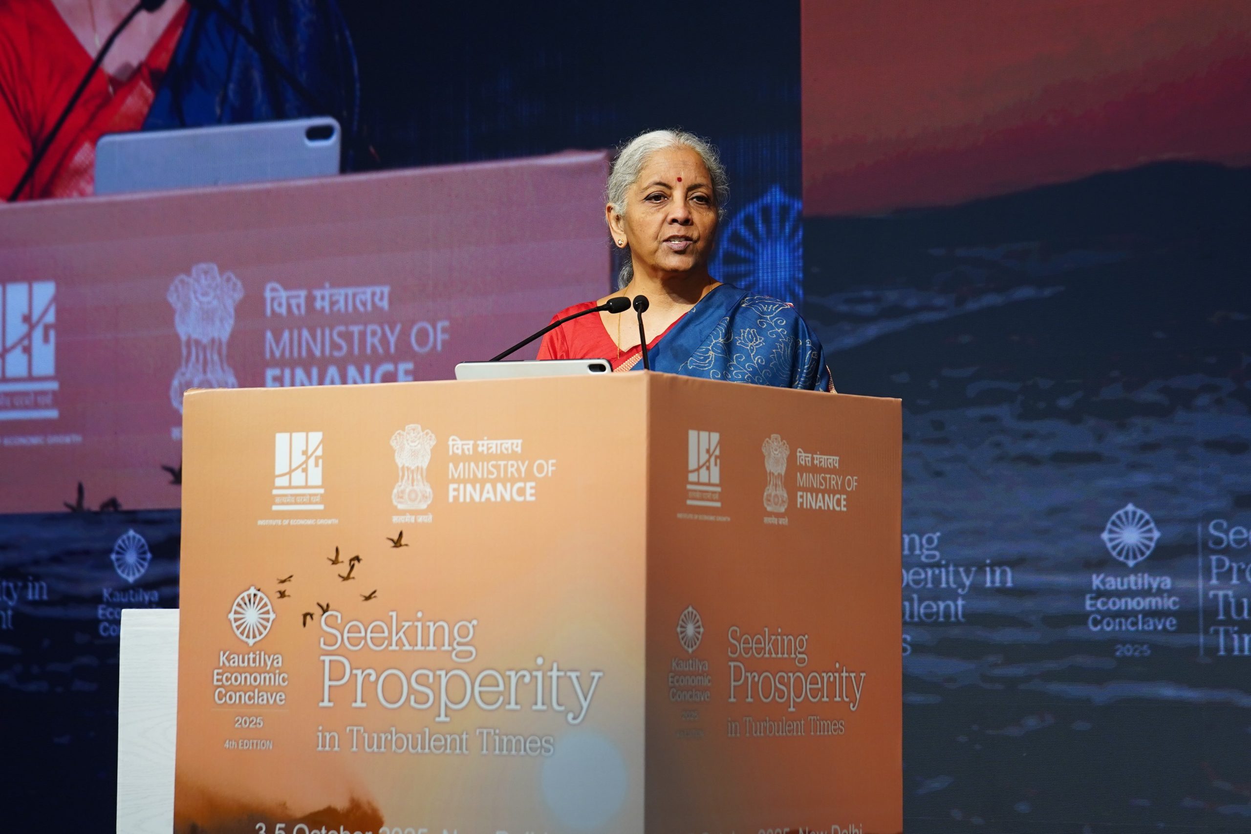 કેન્દ્રીય નાણામંત્રી નિર્મલા સીતારમણે વિકસિત ભારતના લક્ષ્યને પૂર્ણ કરવા માટે આઠ ટકા GDP વૃદ્ધિની જરૂરિયાત પર ભાર મૂક્યો.