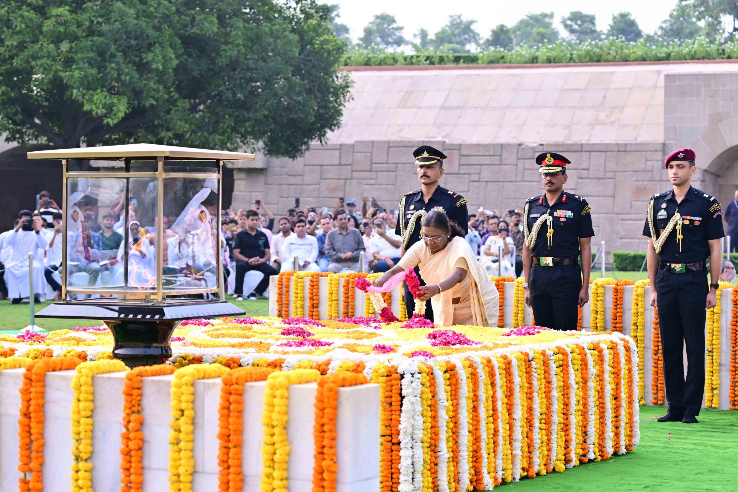President Murmu, VP Radhakrishnan, PM Modi, Lok Sabha Speaker Om Birla and Minister Manohar Lal Pay Floral Tributes to Bapu