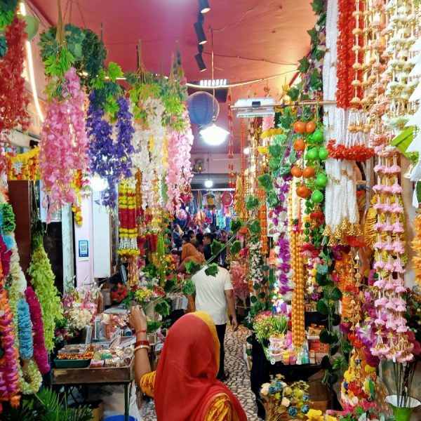 India’s Retail Sector Hits Record Festive Sales of ₹5.4 Lakh Crore in Goods, ₹65,000 Crore in Services
