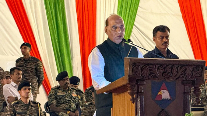 रक्षामंत्री राजनाथ सिंह की पाकिस्तान को कड़ी चेतावनी, सर क्रीक क्षेत्र में उसके दुस्साहस का दिया जाएगा जवाब