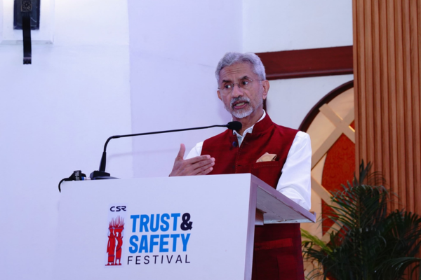 وزیرِ خارجہ ڈاکٹر ایس جے شنکر نے شہریوں کو موثر ڈیجیٹل تحفظ فراہم کرنے کی غرض سے AI کے متوازن استعمال کی ضرورت پر زور دیا ہے