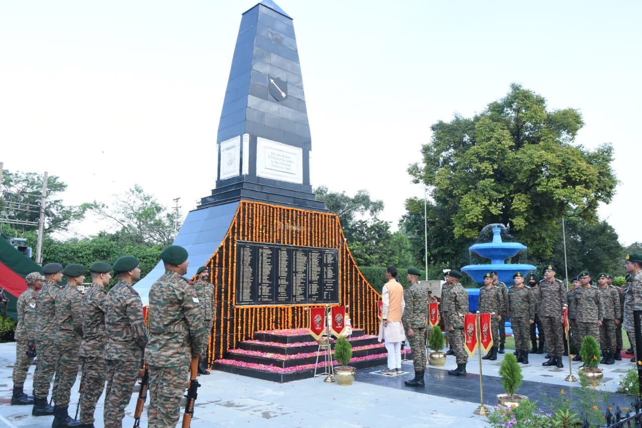 Raksha Rajya Mantri Sanjay Seth Reviews Operational Preparedness at Golden Arrow Division, Ferozepur