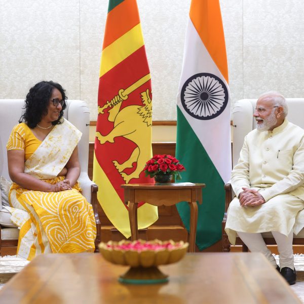 ড০ হৰিণি অমৰ সূৰ্যাৰ প্রধানমন্ত্রী নৰেন্দ্ৰ মোদীক সাক্ষাৎ
