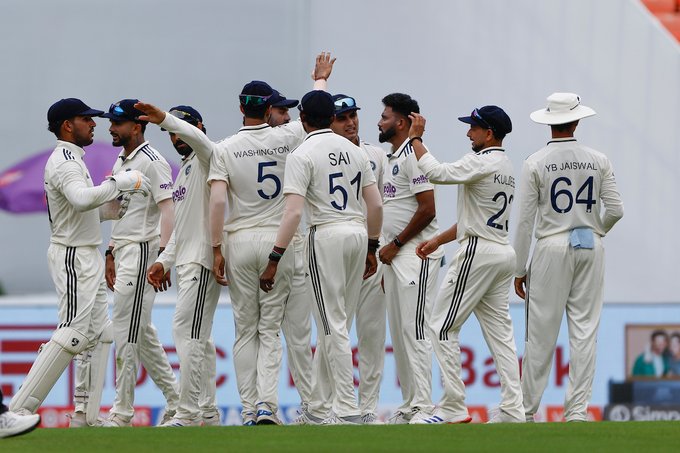 India vs West Indies, 1st Test: West Indies 90/5 at Lunch, Siraj Takes 3 Wickets