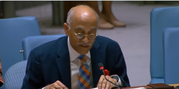 بھارت نے اقوامِ متحدہ سلامتی کونسل میں پاکستان پر الزام لگایا ہے کہ وہ خود اپنے عوام پر بم چلاتا ہے اور لوگوں کی منصوبہ بند طریقے پر نسل کشی کی جاتی ہے