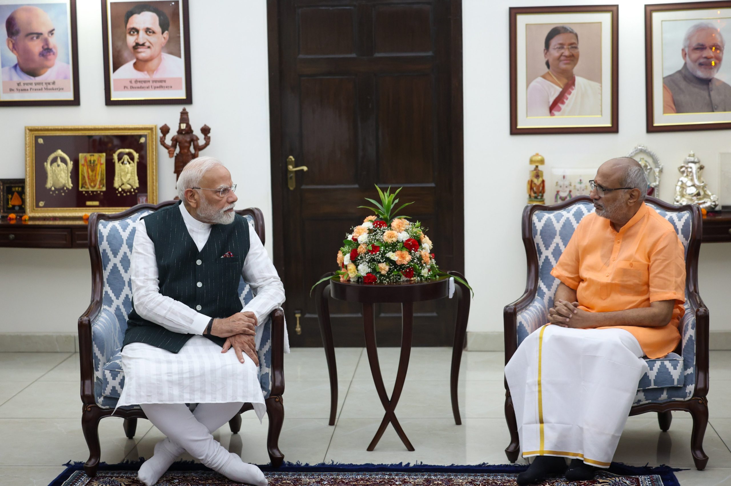 उपराष्ट्रपति राधाकृष्णन ने प्रधानमंत्री मोदी को समर्पित सेवा के 24 वर्ष पूरे करने पर दी बधाई
