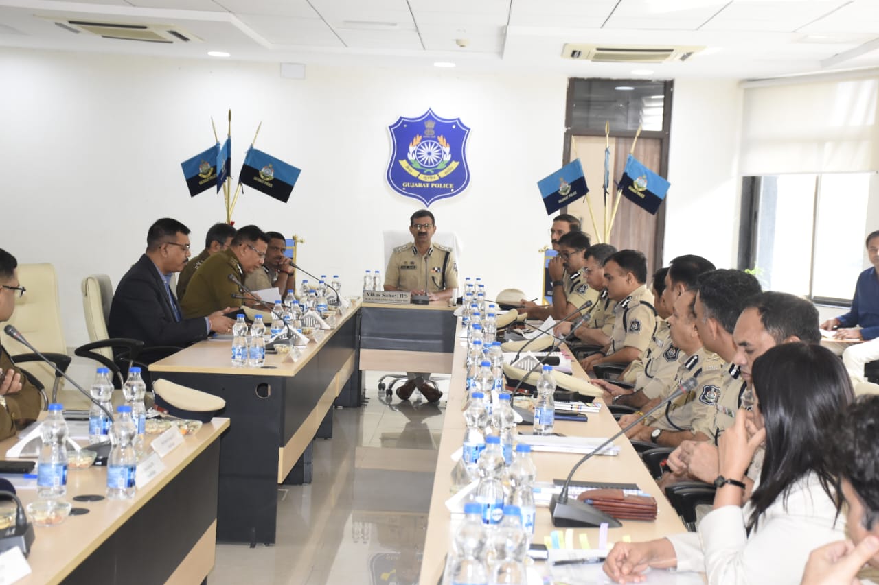 રાજ્ય પોલીસ વડા વિકાસ સહાયની અધ્યક્ષતામાં આજે ગાંધીનગરમાં ક્રાઈમ કૉન્ફરન્સ યોજાઈ ગઈ.
