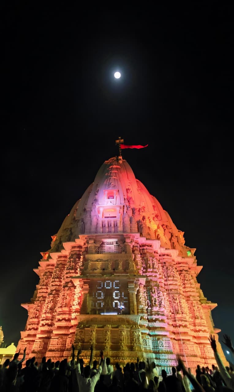 પ્રથમ જ્યોતિર્લિંગ શ્રી સોમનાથ મહાદેવ મંદિરમાં કારતક પૂનમની મધરાત્રિએ અદ્ભૂત અમૃત વર્ષા યોગ રચાયો.