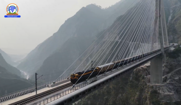 জম্মু কাশ্মীরে রেল যোগাযোগ ব্যবস্থায় বড় মাইলফলক তৈরিতে উত্তর রেল জম্মু রেল বিভাগে পরিচালনা ও পুনর্বিকাশ সংক্রান্ত কাজে গতি আনতে চলেছে।