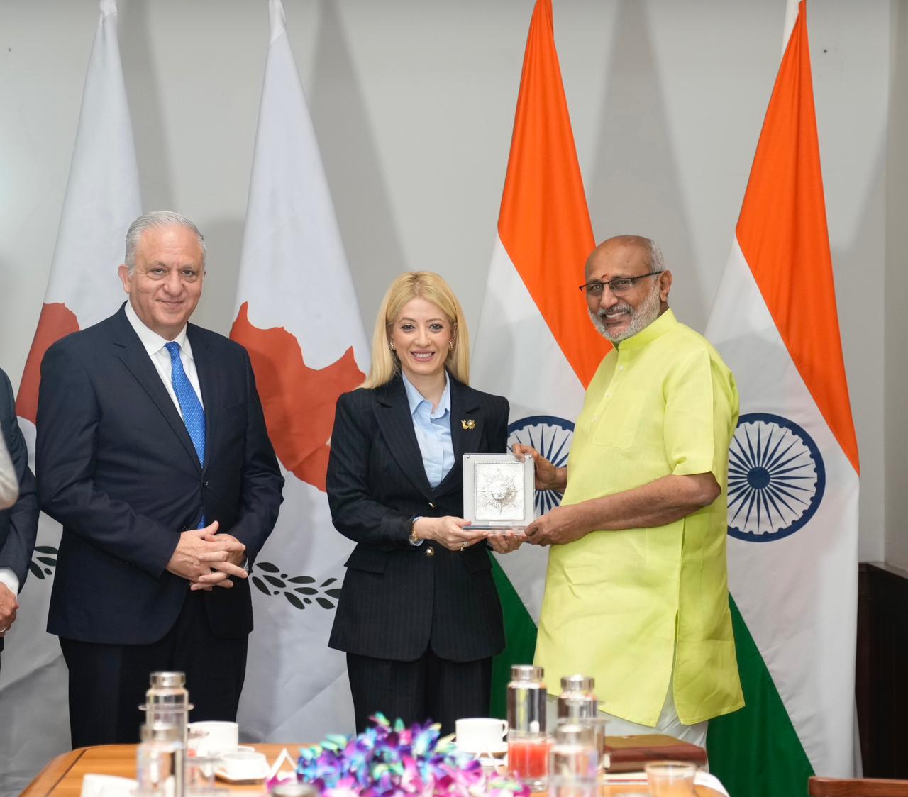 রাজ্যসভার চেয়ারম্যান সি পি রাধাক্রিশ্নন, আজ নতুন দিল্লির সংসদ ভবনে  সাইপ্রাসের এক প্রতিনিধিদলের সঙ্গে সাক্ষাৎ করেন।