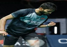 সৈয়দ মোদী আন্তর্জাতিক ব্যাডমিন্টন টুর্নামেন্টে ভারতের কিদাম্বি শ্রীকান্ত এবং মহিলাদের ডাবলসে গায়েত্রী গোঁপীচাদ-তৃশা জলি জুটি ফাইনালে উঠেছেন।