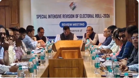 ভোটার তালিকার বিশেষ নিবিড় সংশোধন কর্মসূচী SIR-এর কাজের অগ্রগতি খতিয়ে দেখতে আসা নির্বাচন কমিশনের প্রতিনিধি দলটি আজ মালদায় জেলা নির্বাচনী আধিকারিকদের সঙ্গে বৈঠকে বসবেন।