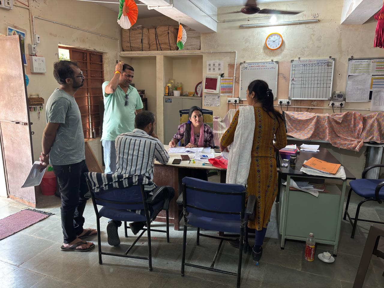 છોટાઉદેપુરમાં મતદાર યાદીની વિશેષ સઘન સુધારણા – S.I.R. ઝૂંબેશ અંતર્ગત મતદાન મથકો પર વિશેષ શિબિર યોજાઈ.