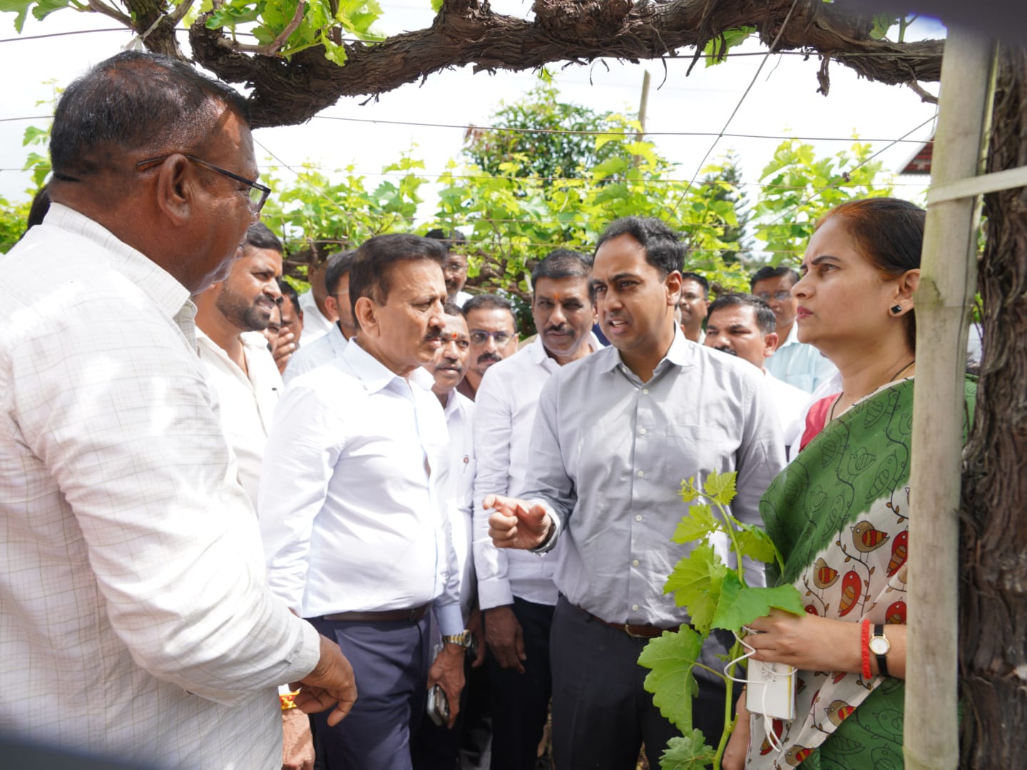 सप्टेंबर महिन्यात झालेल्या नुकसानीची मदत शेतकऱ्यांच्या खात्यात जमा