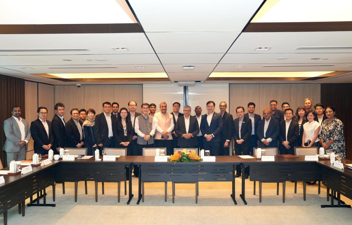 IT Minister Ashwini Vaishnaw Holds Talks with Singapore on Semiconductors