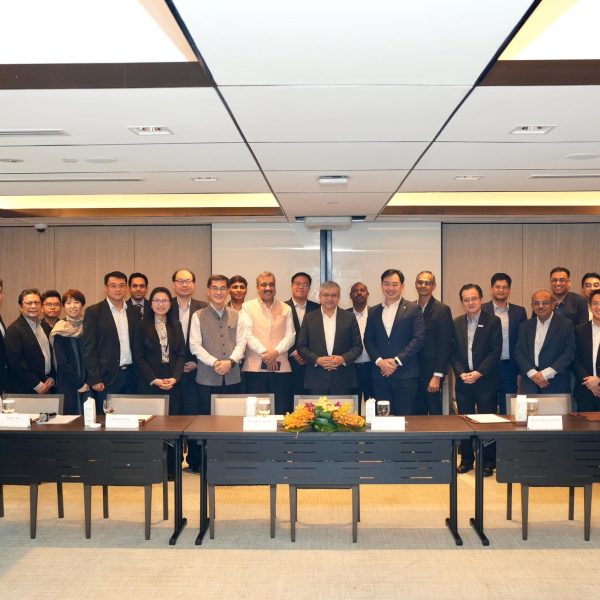 IT Minister Ashwini Vaishnaw Holds Talks with Singapore on Semiconductors