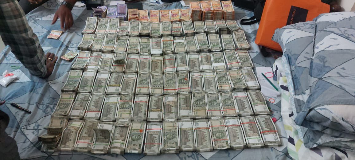 सीबीआई ने दिल्ली नगर निगम के कनिष्ठ अभियंता को 10 लाख रुपये की रिश्वत के मामले में किया गिरफ्तार