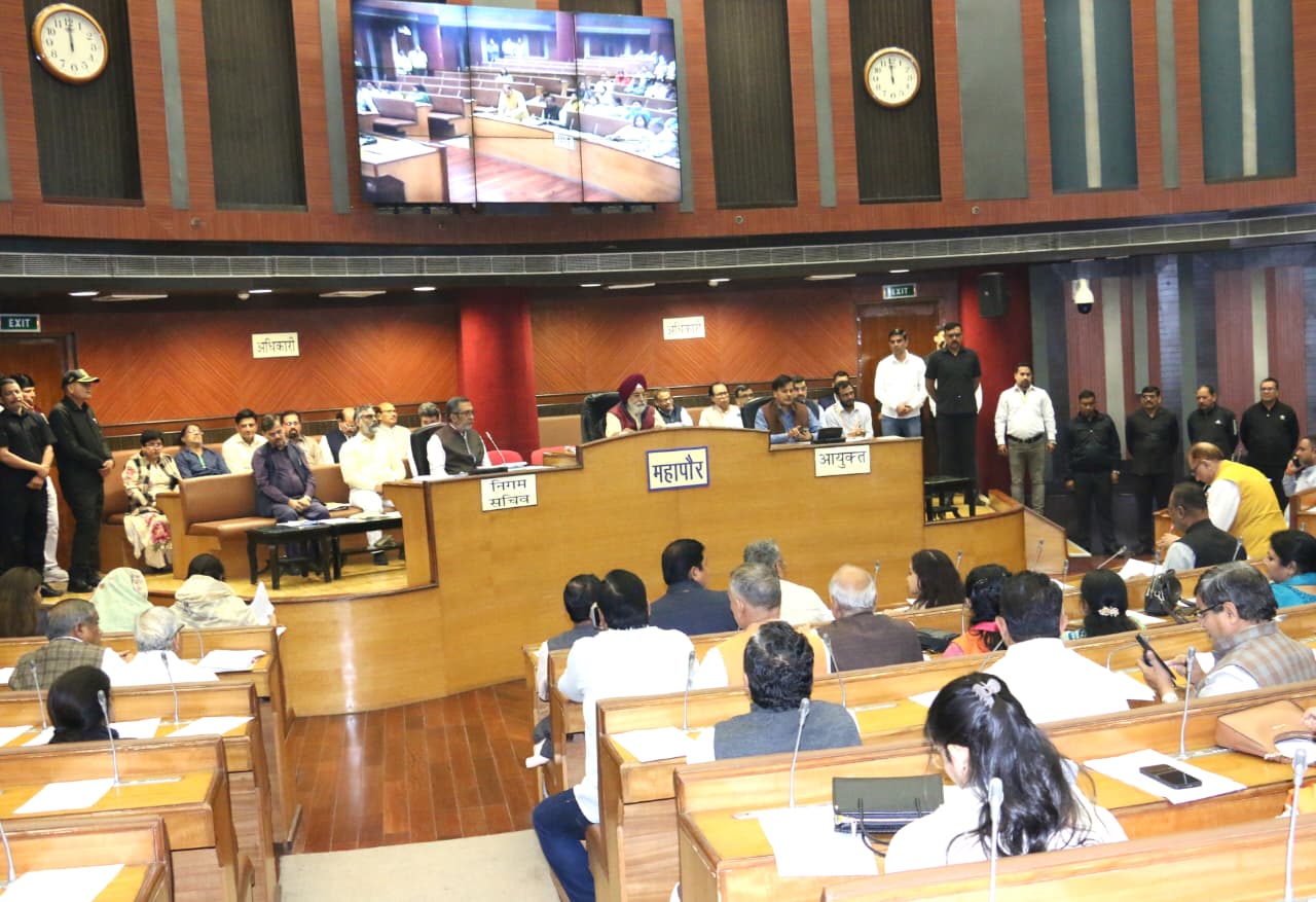 दिल्ली नगर निगम ने दैनिक वेतनभोगी सफाई कर्मियों को नियमित करने के प्रस्ताव को दी मंजूरी