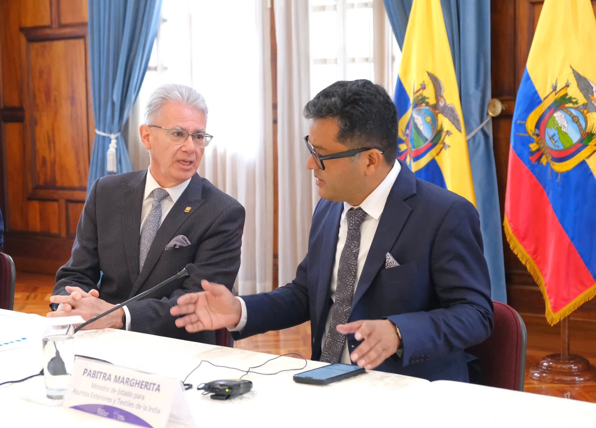 লেটিন আমেৰিকাৰ দেশ ইকুৱেডৰৰ বিদেশ মন্ত্রী গেব্রিয়েলা ছ’মৰফেল্ডক সাক্ষাৎ মন্ত্ৰী পৱিত্ৰ মাৰ্ঘেৰিটাৰ