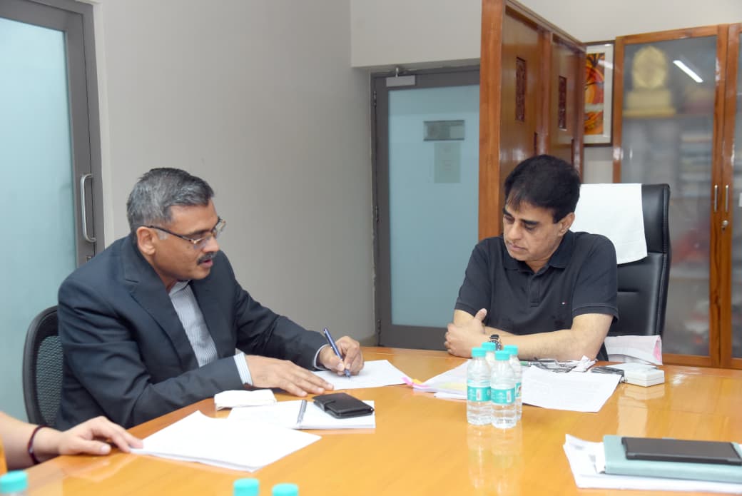 આરોગ્ય મંત્રી પ્રફૂલ પાનશેરિયાએ કહ્યું, રોગચાળાને અટકાવવા આરોગ્ય કેન્દ્રો અને સરકારી હૉસ્પિટલમાં પૂરતી સુવિધાઓ ઉપલબ્ધ