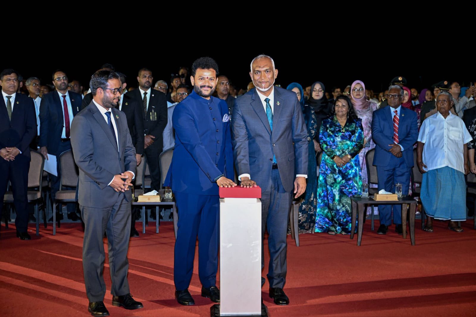 केंद्रीय नागरिक उड्डयन मंत्री के. राम मोहन नायडू ने मालदीव के राष्ट्रपति मोहम्मद मुइज़्ज़ू से  मुलाकात की