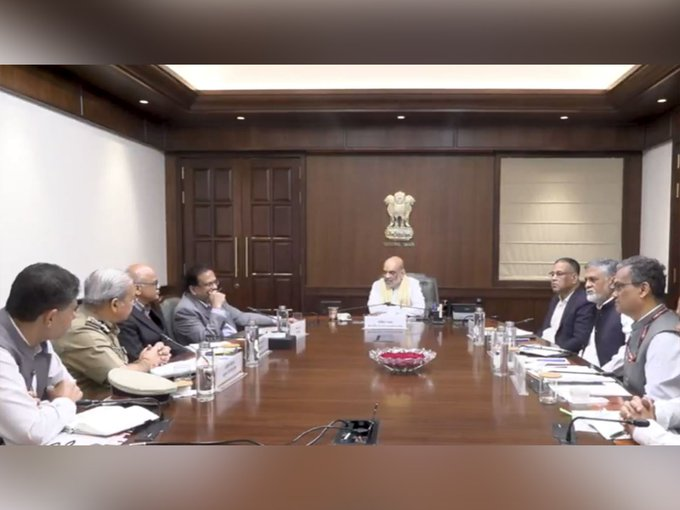 गृह मंत्री अमित शाह ने कार विस्फोट के बाद सुरक्षा समीक्षा बैठक की अध्यक्षता की