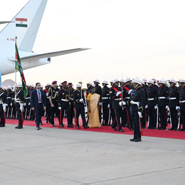 President Droupadi Murmu Holds Talks with Botswana President