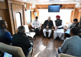 Railway Minister Ashwini Vaishnaw shares best practices on signal and track maintenance