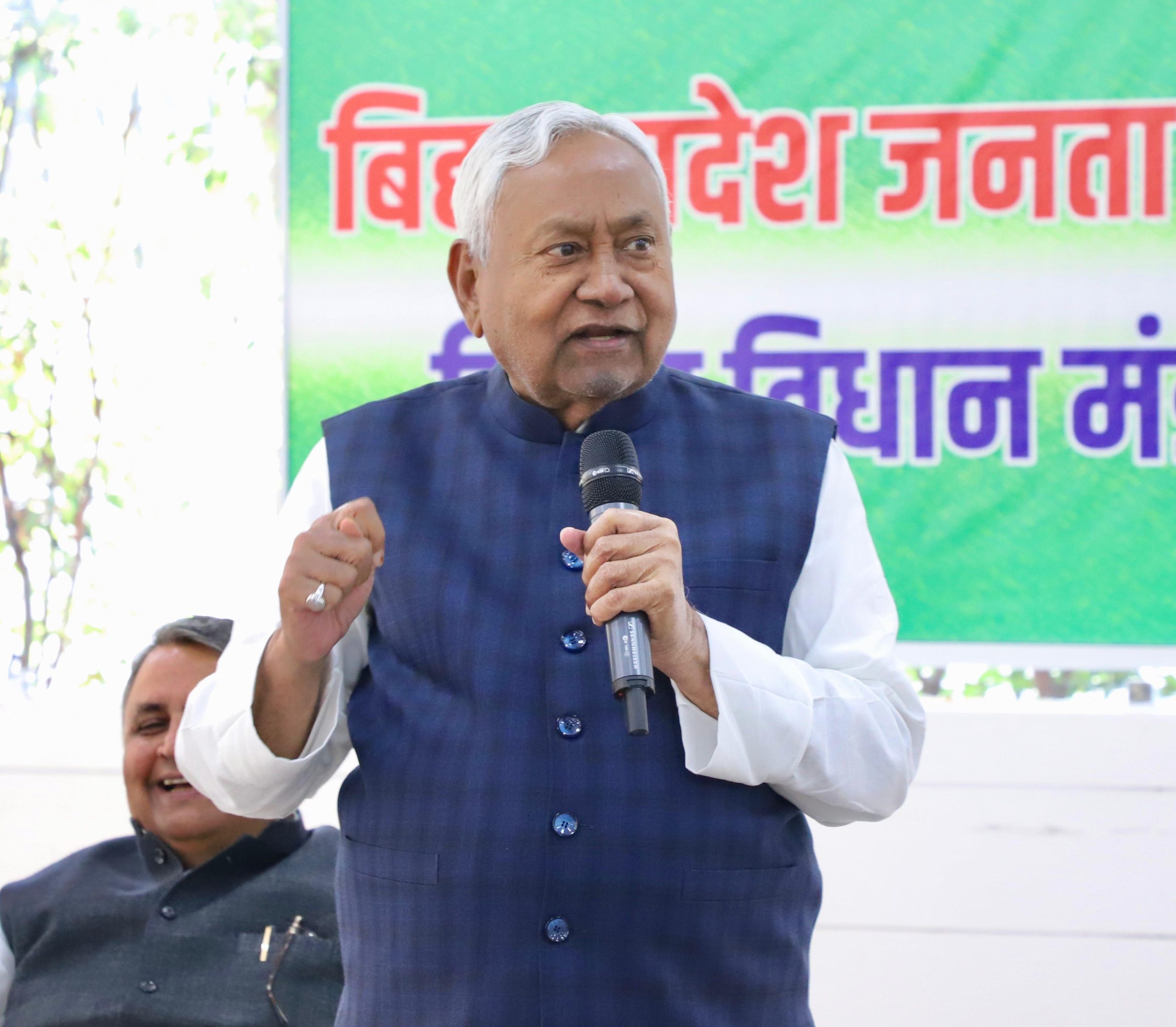 नीतीश कुमार कल 10वीं बार बिहार के मुख्यमंत्री पद की लेंगे शपथ