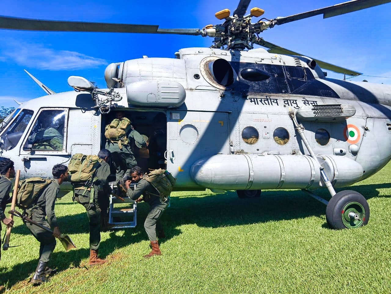 IAF Rescues 45 Stranded Individuals from Sri Lanka’s Disaster-Hit Kotmale Region