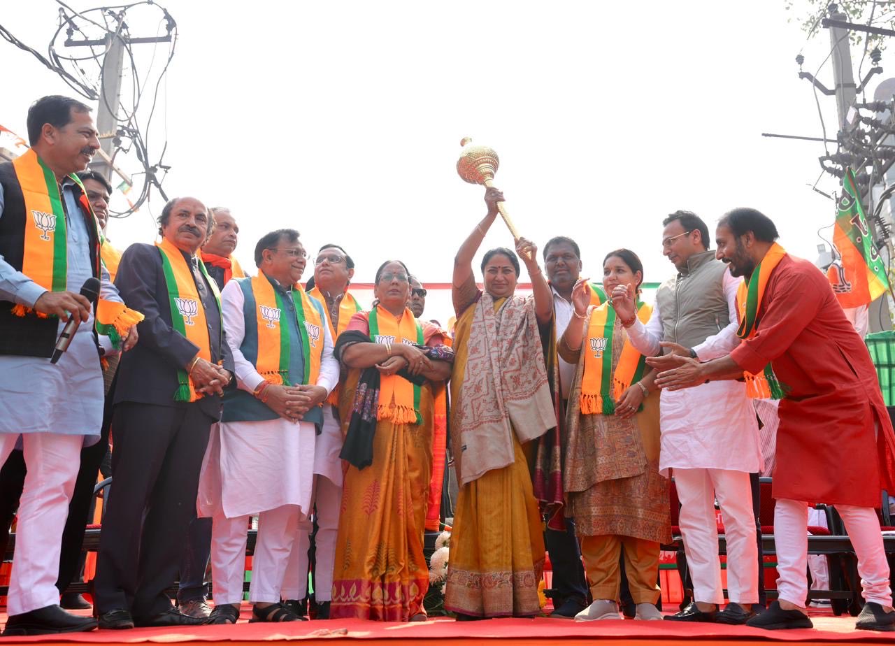 मुख्यमंत्री रेखा गुप्ता ने झुग्गी क्षेत्रों में रहने वाले परिवारों के विकास के लिए विशेष फंड जारी किया