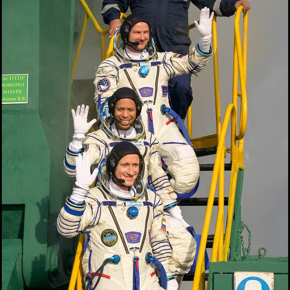 আমেরিকা ও রাশিয়ার মহাকাশচারীদের তিন সদস্যের একটি দল আন্তর্জাতিক মহাকাশ স্টেশনের উদ্দেশ্যে যাত্রা শুরু করেছে