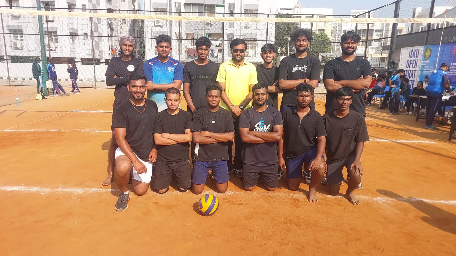 રાજકોટમાં ખેલ મહાકુંભ અંતર્ગત યોજાયેલી વૉલિબૉલ ઑપન બૉય્ઝ ટૂર્નામૅન્ટનું સમાપન થયું.