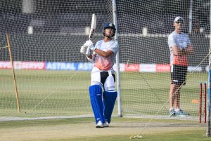 بھارت اور جنوبی افریقہ کے درمیان پہلا ایک روزہ بین الاقوامی میچ آج دوپہر رانچی میں کھیلا جائے گا۔ بھارتی ٹیم کی قیادت کے-ایل راہل کریں گے۔