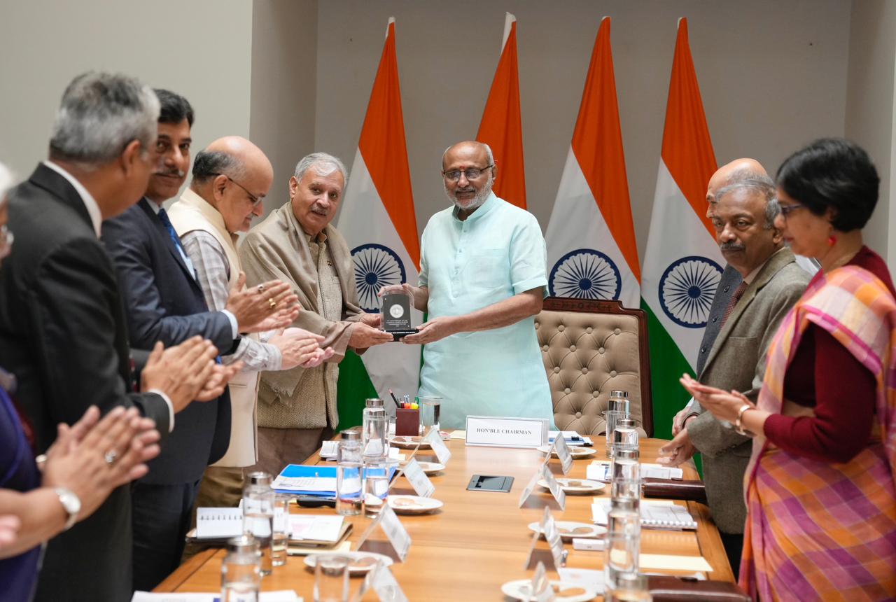 MoS Rao Inderjit Singh Briefs Vice-President on NITI Aayog Initiatives