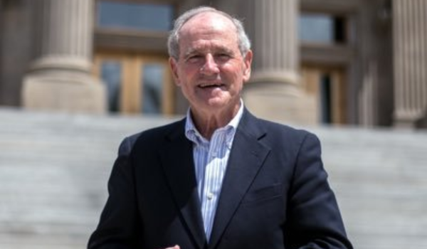 पाकिस्तान सरकार द्वारा अल्पसंख्यकों के साथ पक्षपातपूर्ण व्यवहार पर अमरीकी सांसद जिम रिच ने जताई चिंता