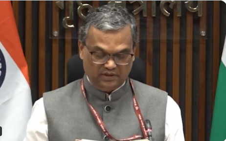 জম্মু কাশ্মীরের নওগাঁম পুলিশ থানায় গতরাতে এক দুর্ঘটনাজনিত বিস্ফোরণে ৯ জন নিহত হয়েছেন।