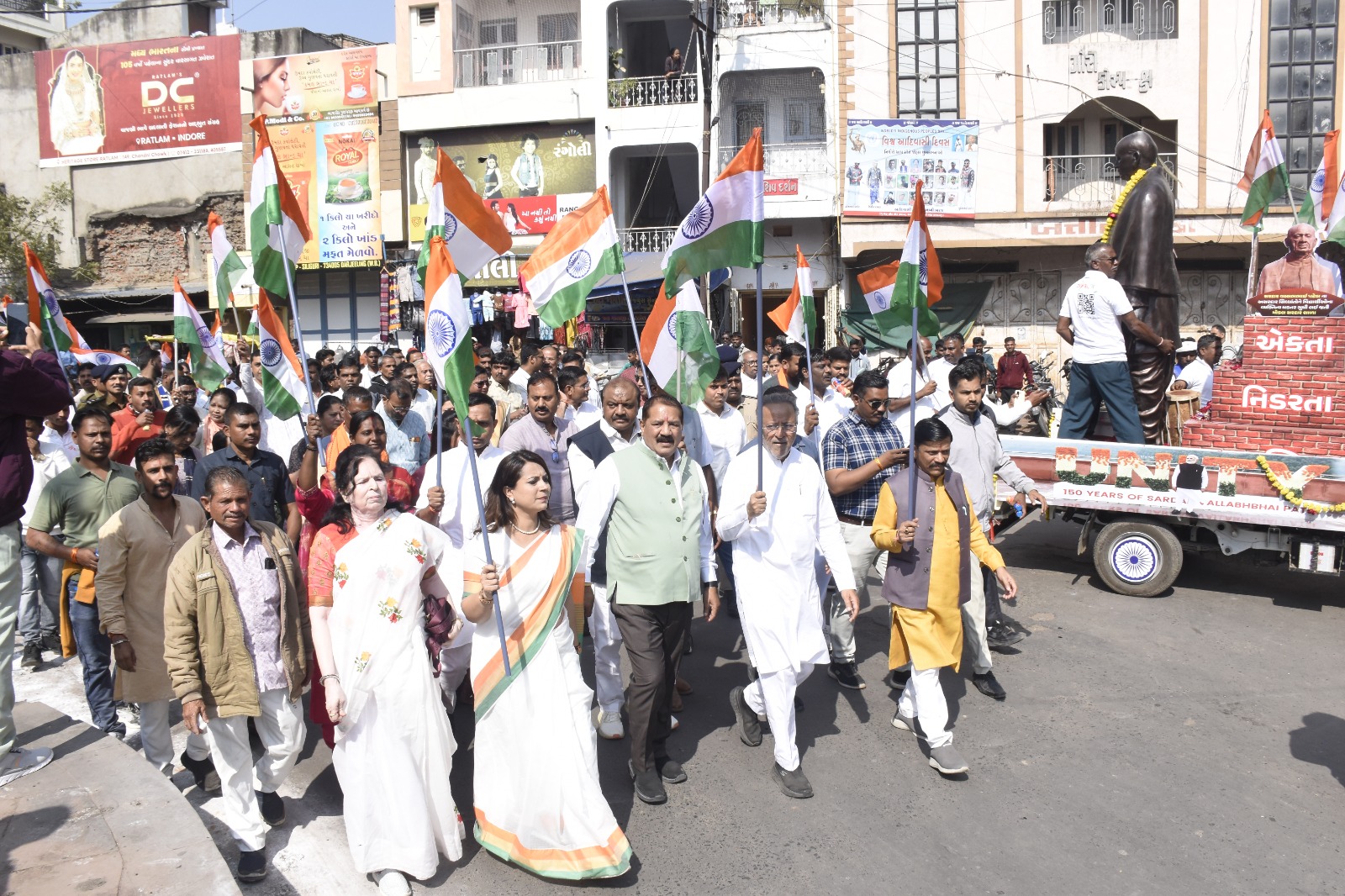 સરદાર પટેલના જીવનના મૂલ્યો અપનાવવાના અનુરોધ સાથે રાજ્યભરમાં મંત્રીઓ, સાંસદો, ધારાસભ્યોની આગેવાનીમાં એકતા યાત્રા યોજાઇ
