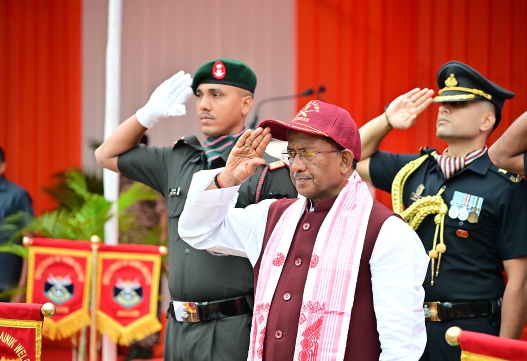 দীঘলীপুখুৰীৰ ৰাজ্যিক যুদ্ধ স্মাৰকত বীৰ জোৱানসকলৰ প্ৰতি শ্ৰদ্ধা ৰাজ্যপাল লক্ষ্মণ প্ৰসাদ আচাৰ্যৰ